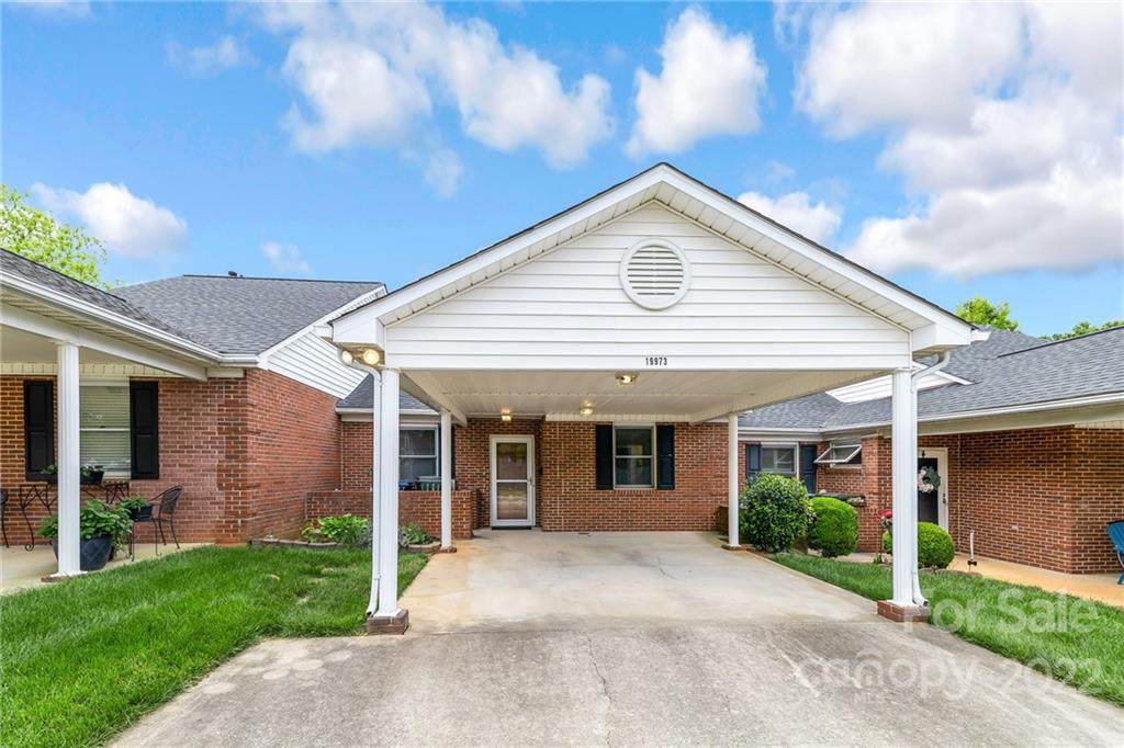 19973 Oak Leaf Circle - Photo 1