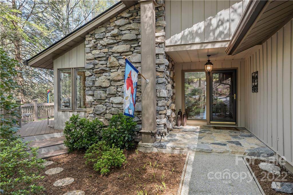 211 Estate Drive - Photo 1