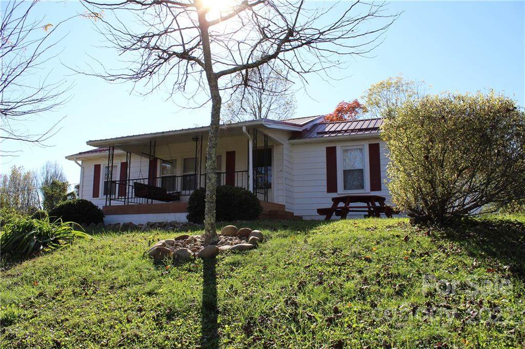 452 Buena Vista Drive - Photo 1