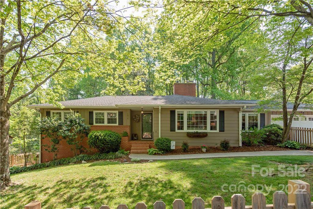 1016 Orleans Avenue - Photo 1