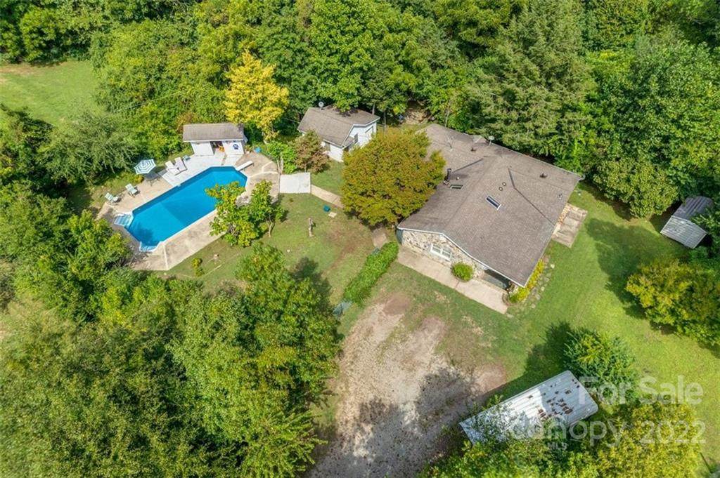 145 Pecan Lane - Photo 1
