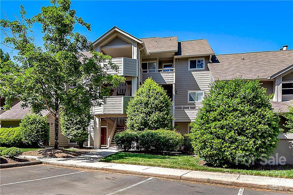 2536 Stradbrook Drive - Photo 1