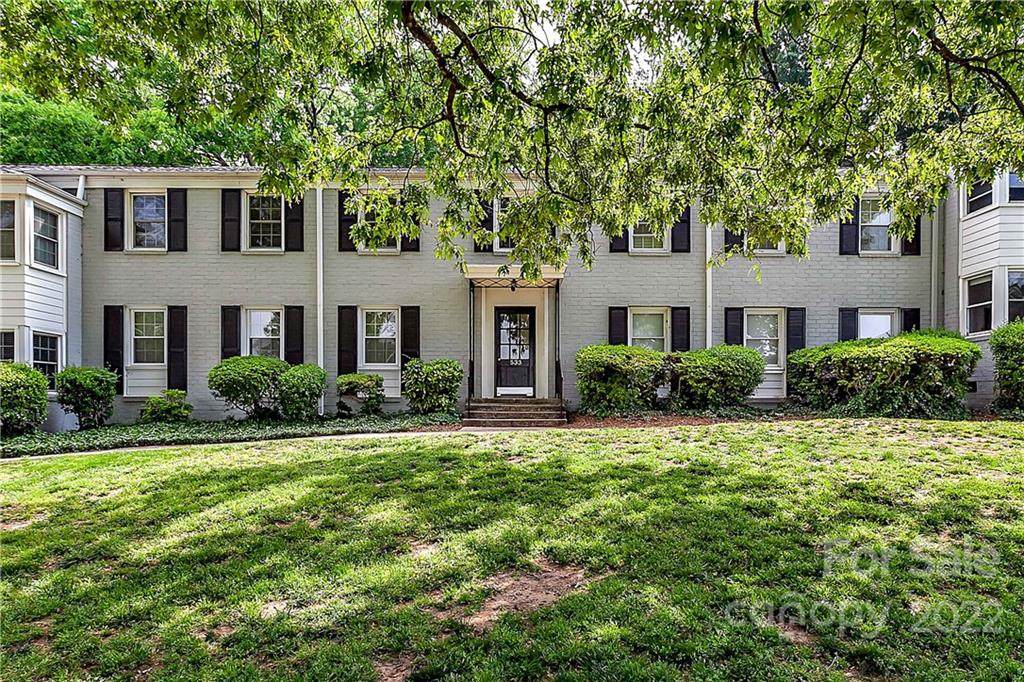 533 Wakefield Drive - Photo 1