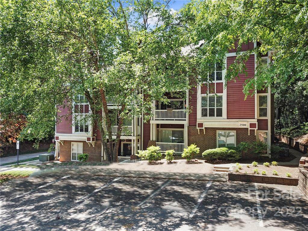 2500 Cranbrook Lane - Photo 1