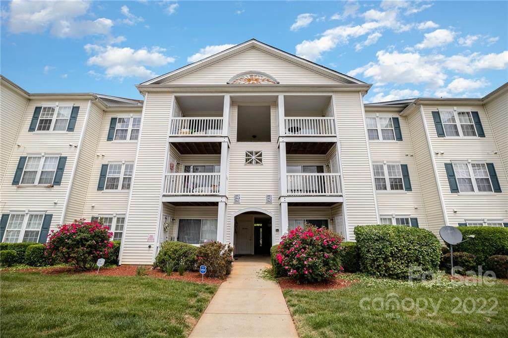 3953 Mohawk Court - Photo 1