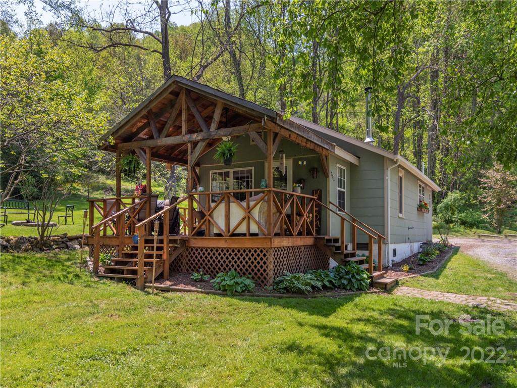 253 Bradley Street - Photo 1