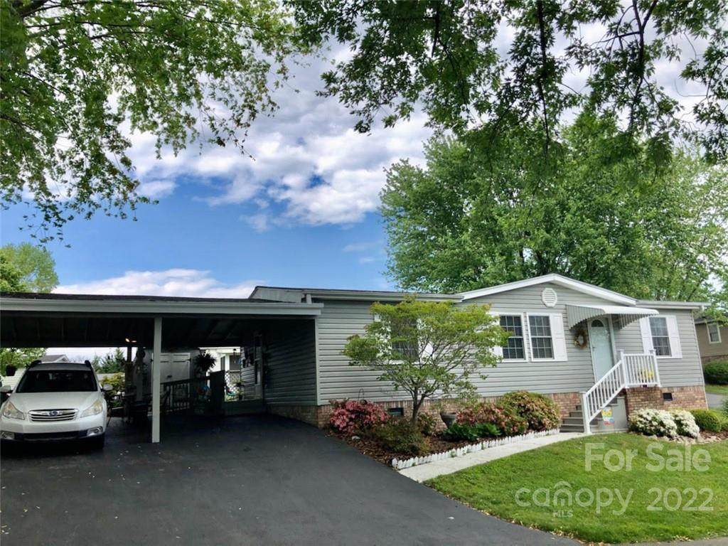 300 Meadowbrook Court - Photo 1