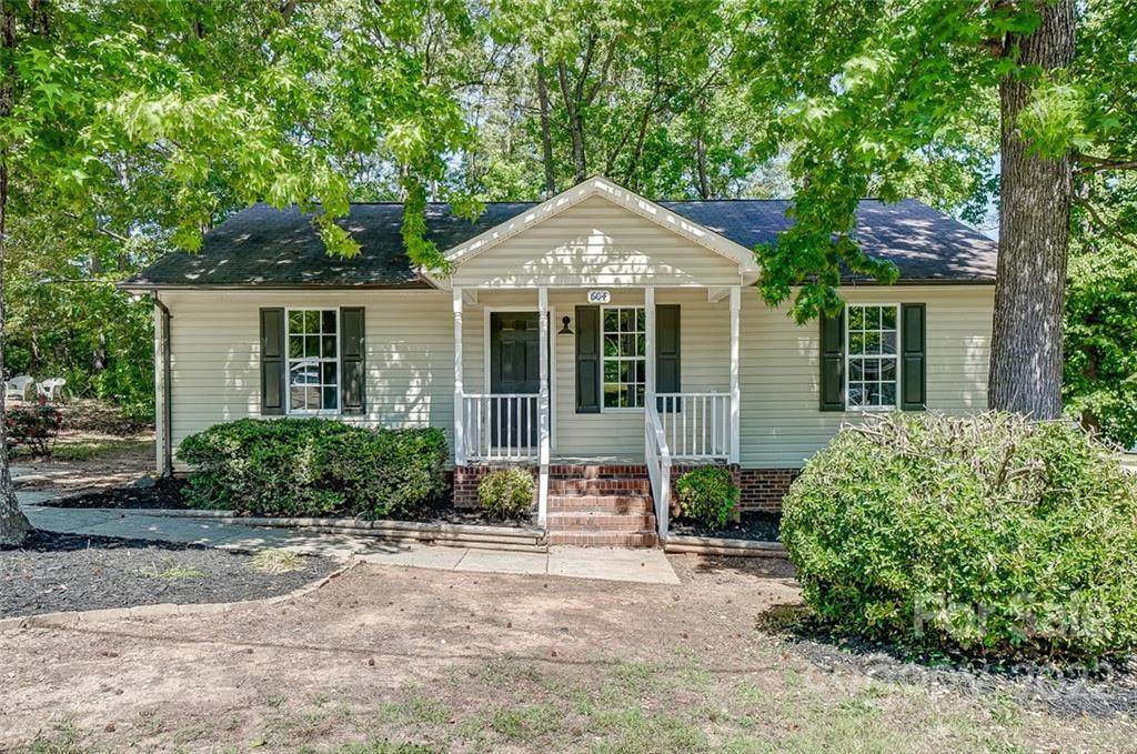 604 Pleasant Avenue - Photo 1
