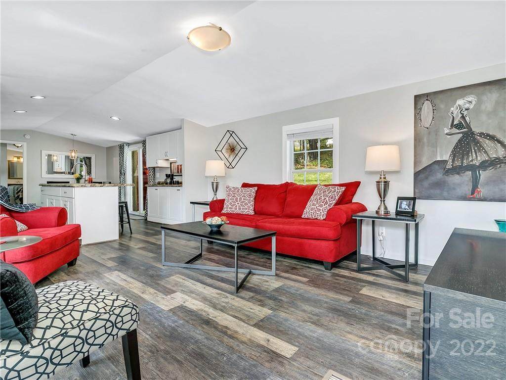 105 Perfection Lane - Photo 1