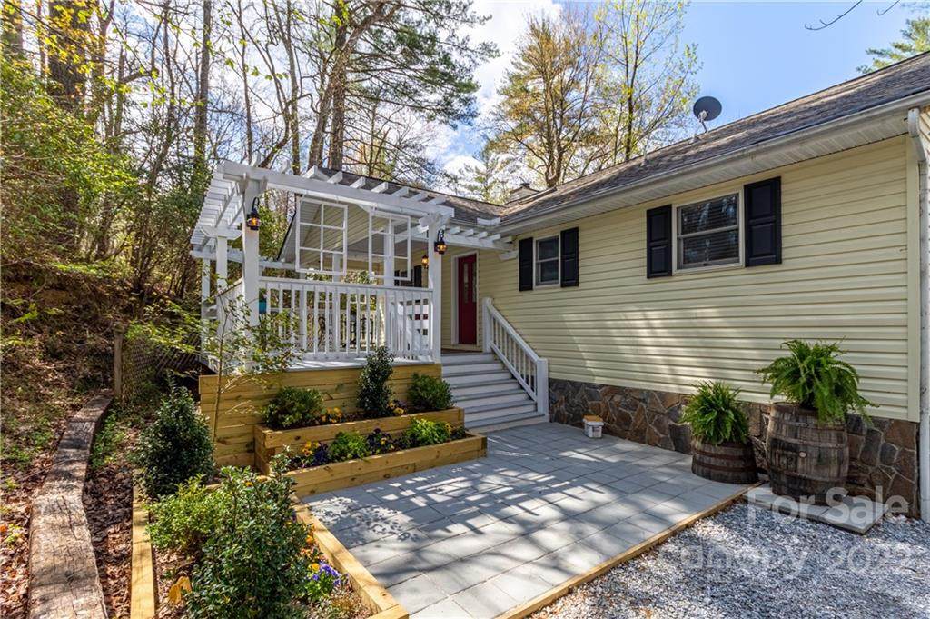 434 Holly Road - Photo 1