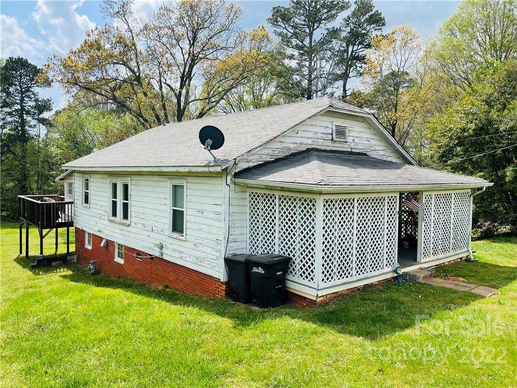 2207 Front Street - Photo 1