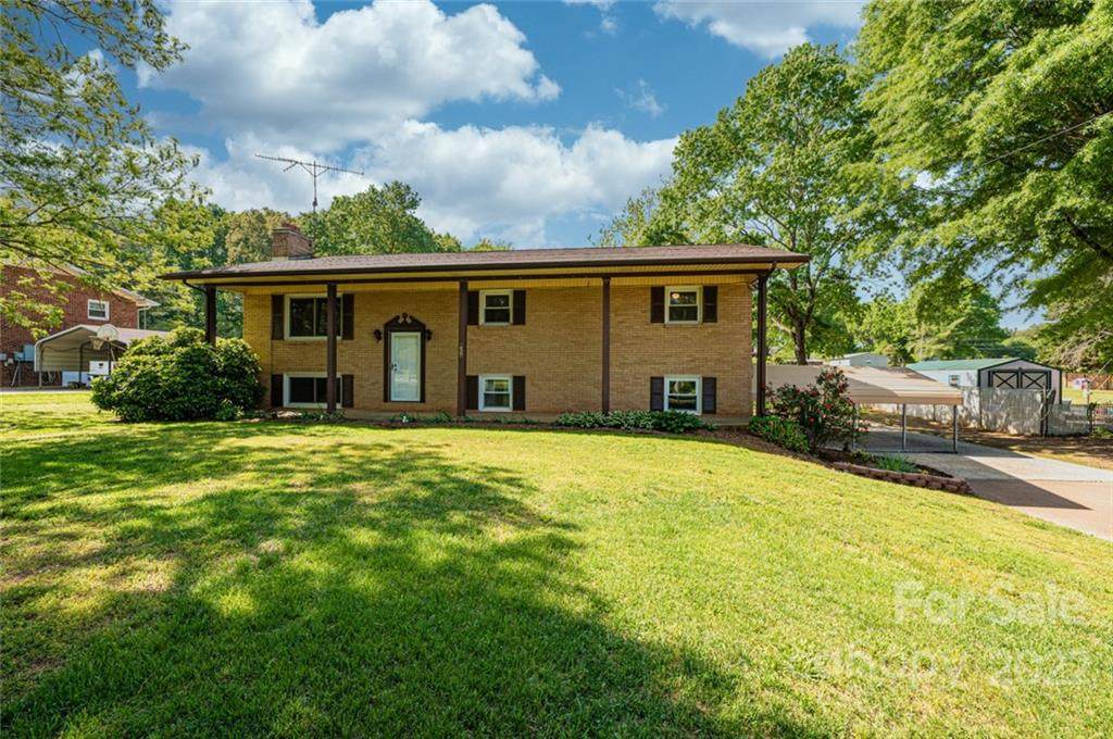 2382 Plainfield Drive - Photo 1