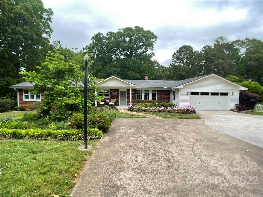 2117 Marwood Lane - Photo 1