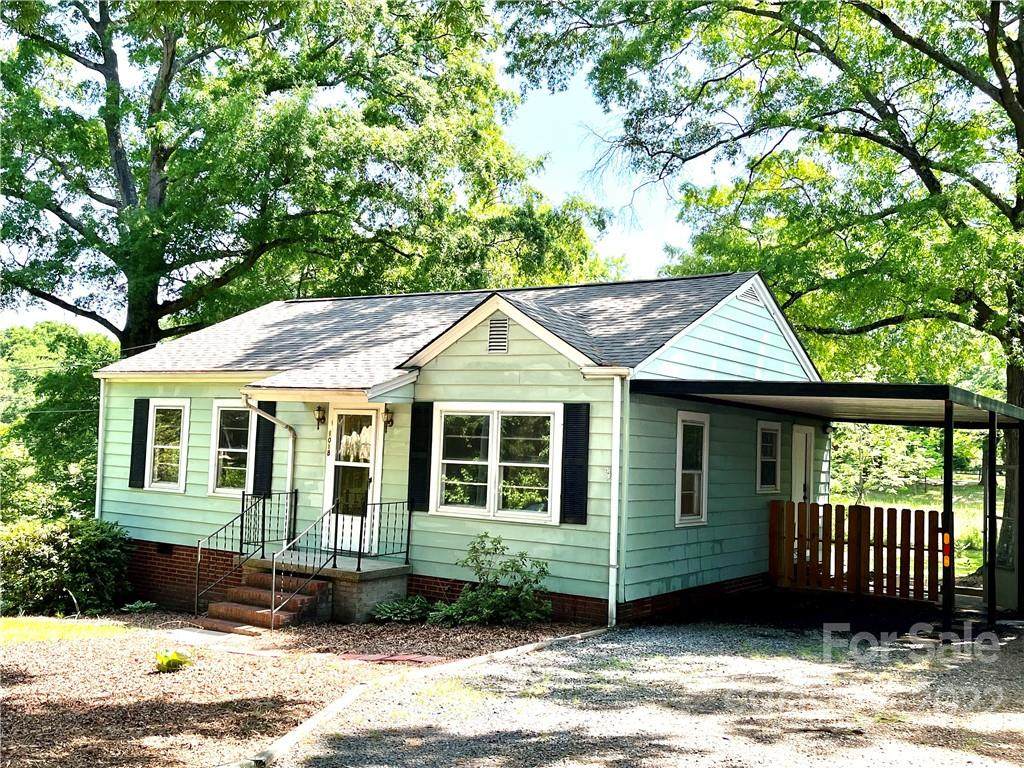 1018 Long Street - Photo 1