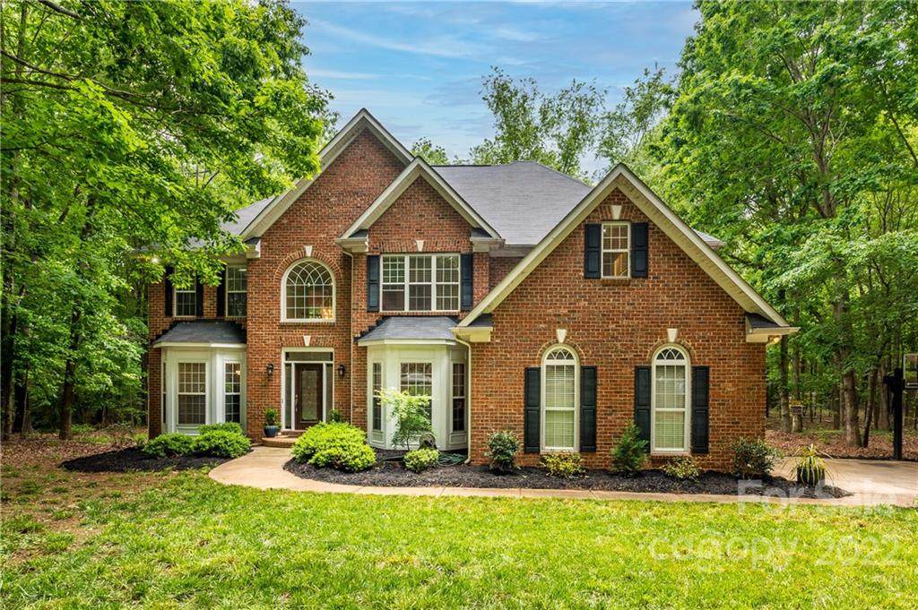 6025 Oakridge Court - Photo 1