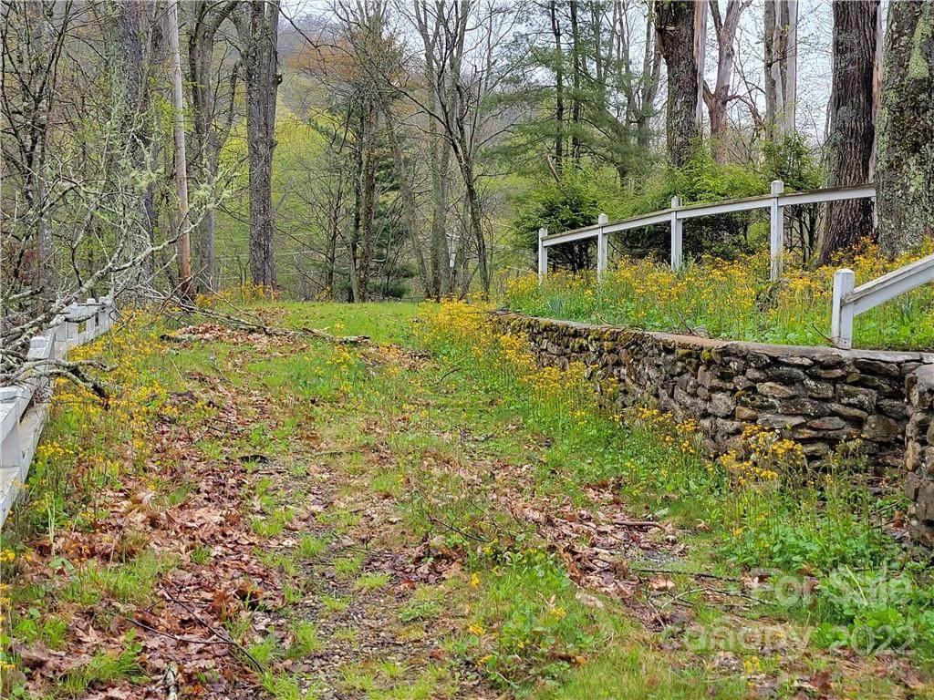 304 Hampton Gap Drive - Photo 1