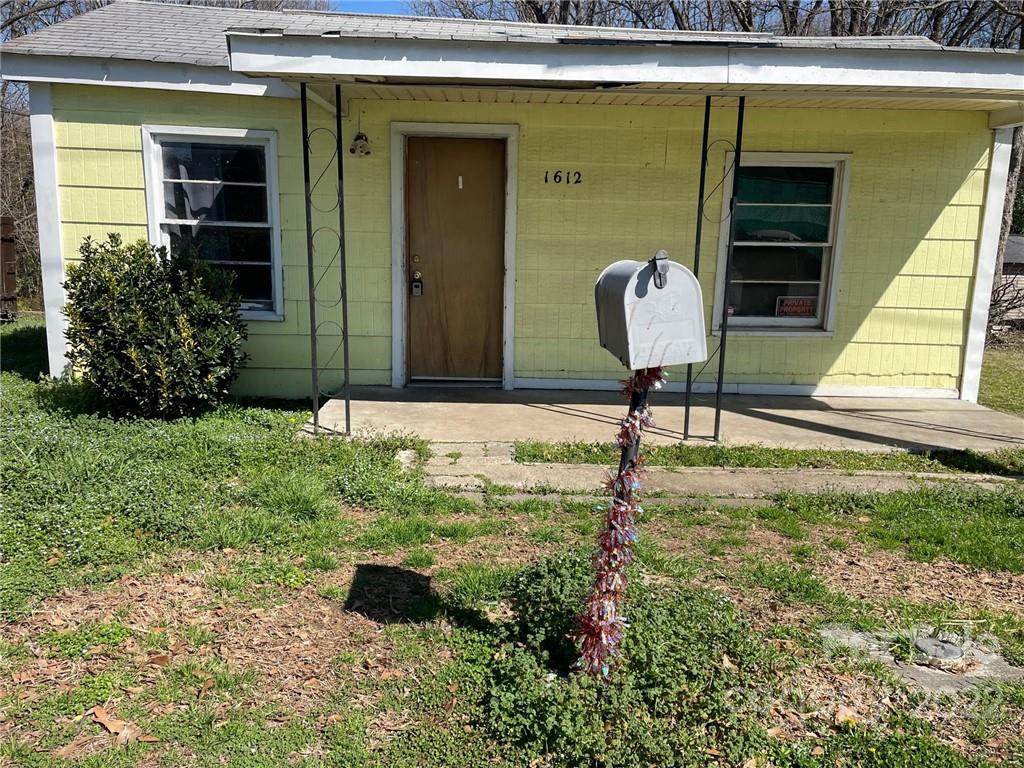 1612 Martin Avenue - Photo 1