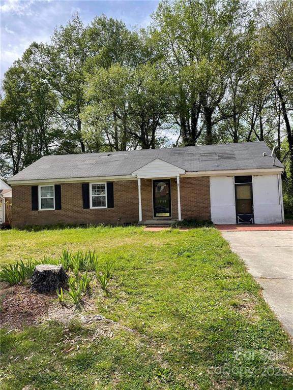 1233 Beaverbrook Drive - Photo 1