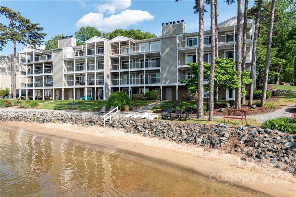 20407 Harborgate Court - Photo 1