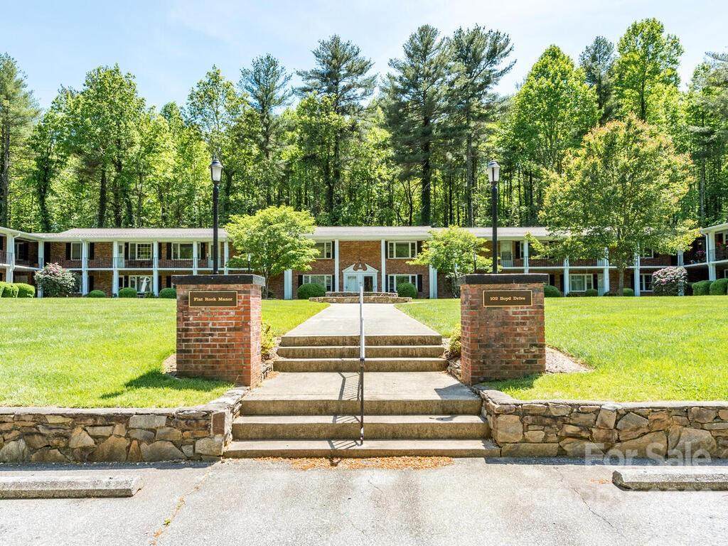 102 Boyd Drive - Photo 1