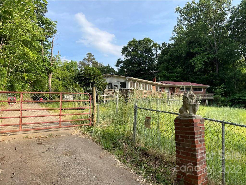 931 Dallas Bessemer City Highway - Photo 1