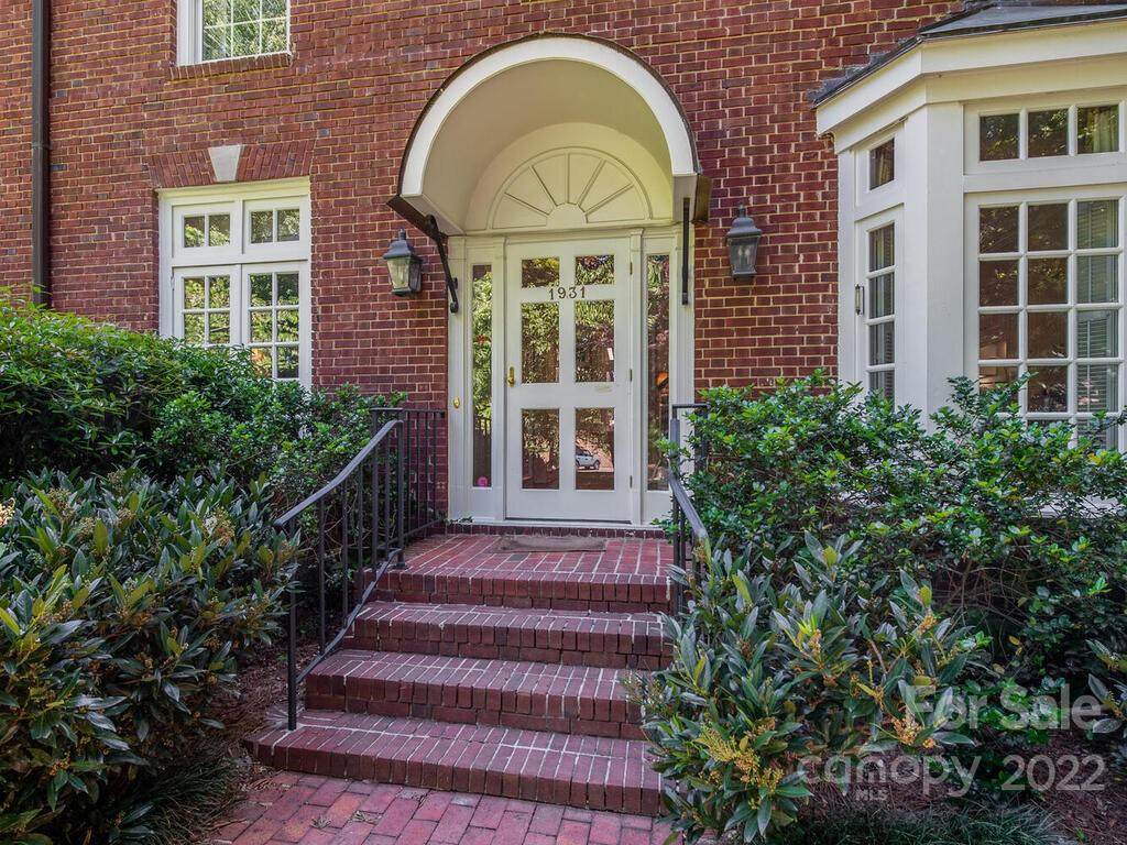 1931 Queens Road - Photo 1