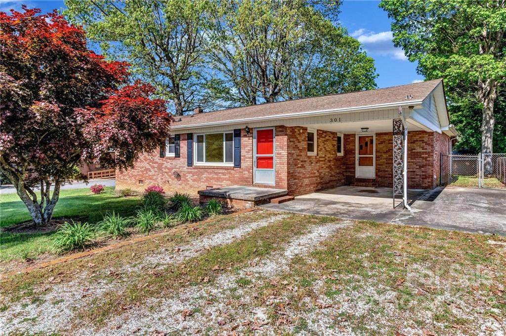 301 Stonewall Avenue - Photo 1