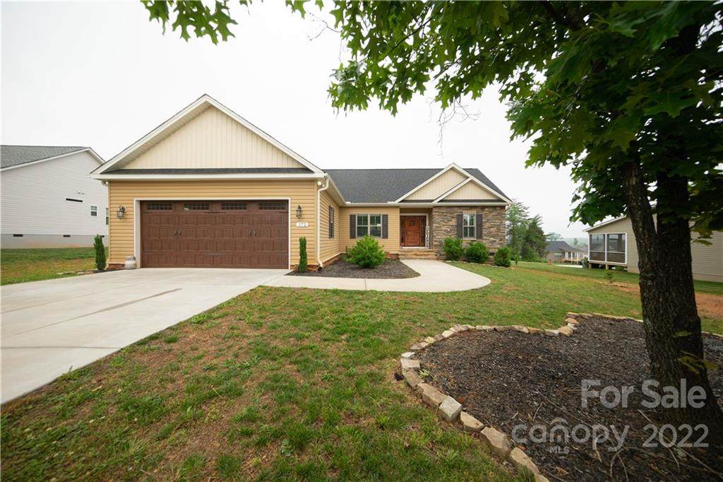 172 Greythorn Drive - Photo 1