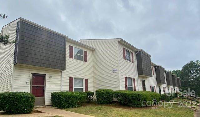 7909 Lakehouse Lane - Photo 1