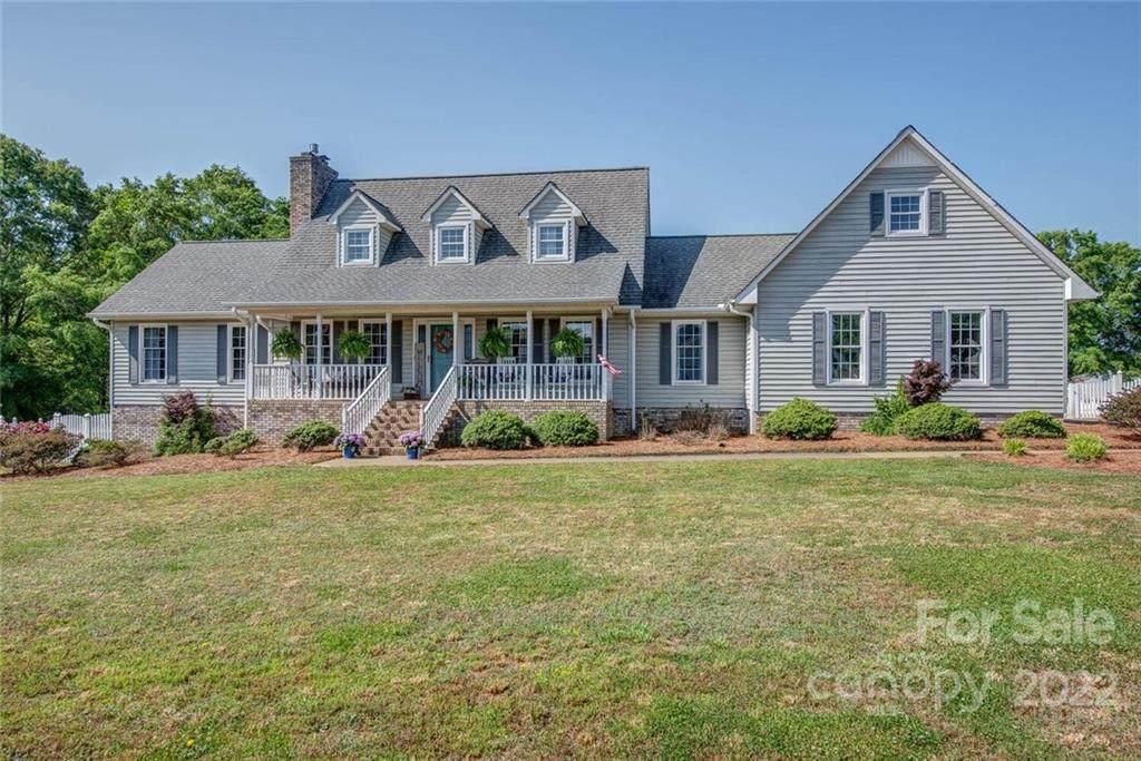 122 Fairway Drive - Photo 1