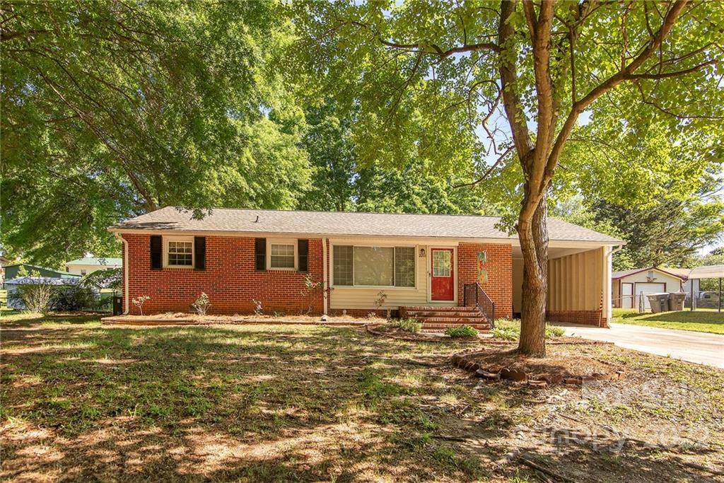 2211 Englewood Street - Photo 1