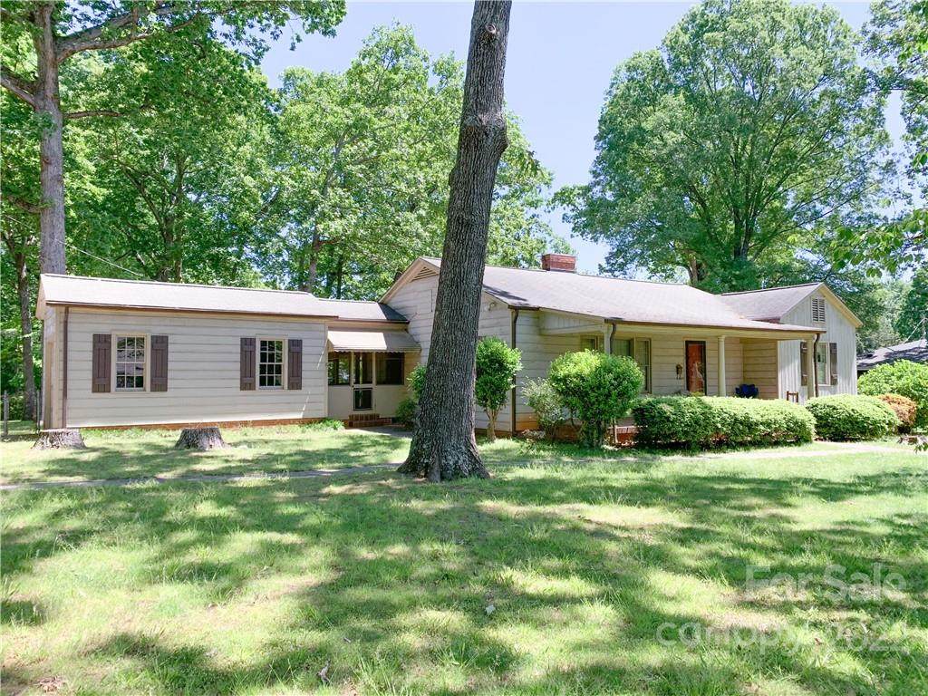 320 Euclid Avenue - Photo 1