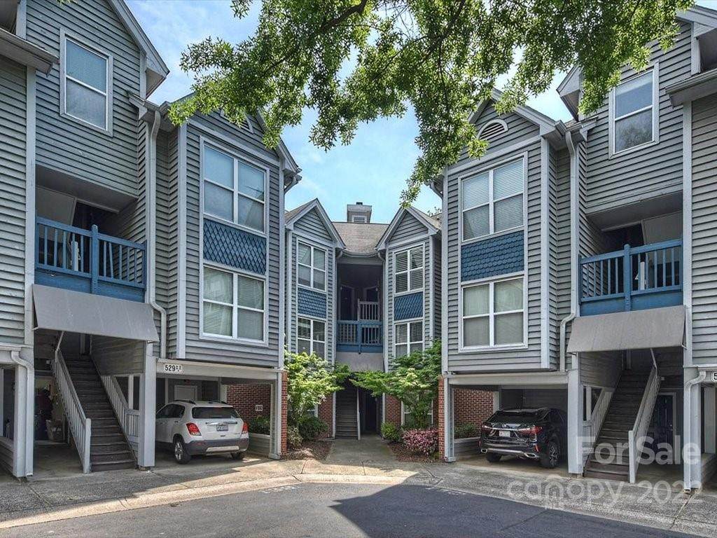 529 Graham Street - Photo 1