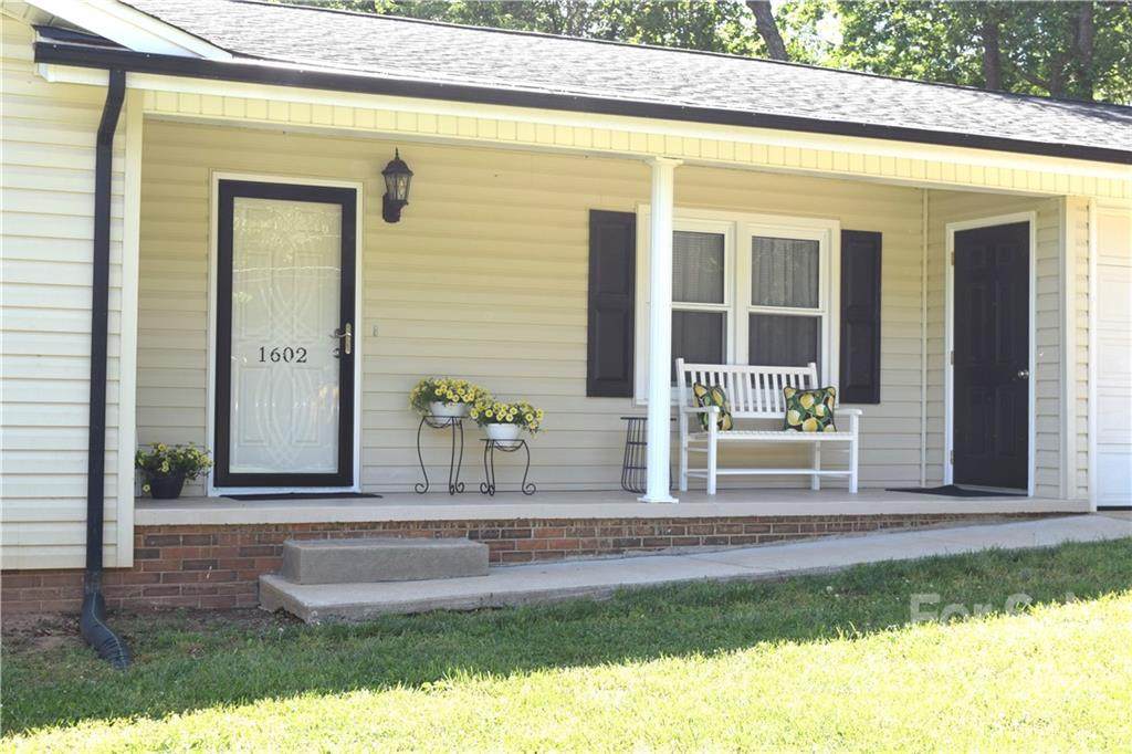1602 26th Street - Photo 1