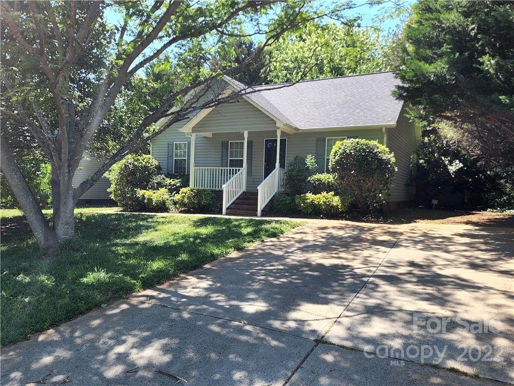 328 Masters Drive - Photo 1