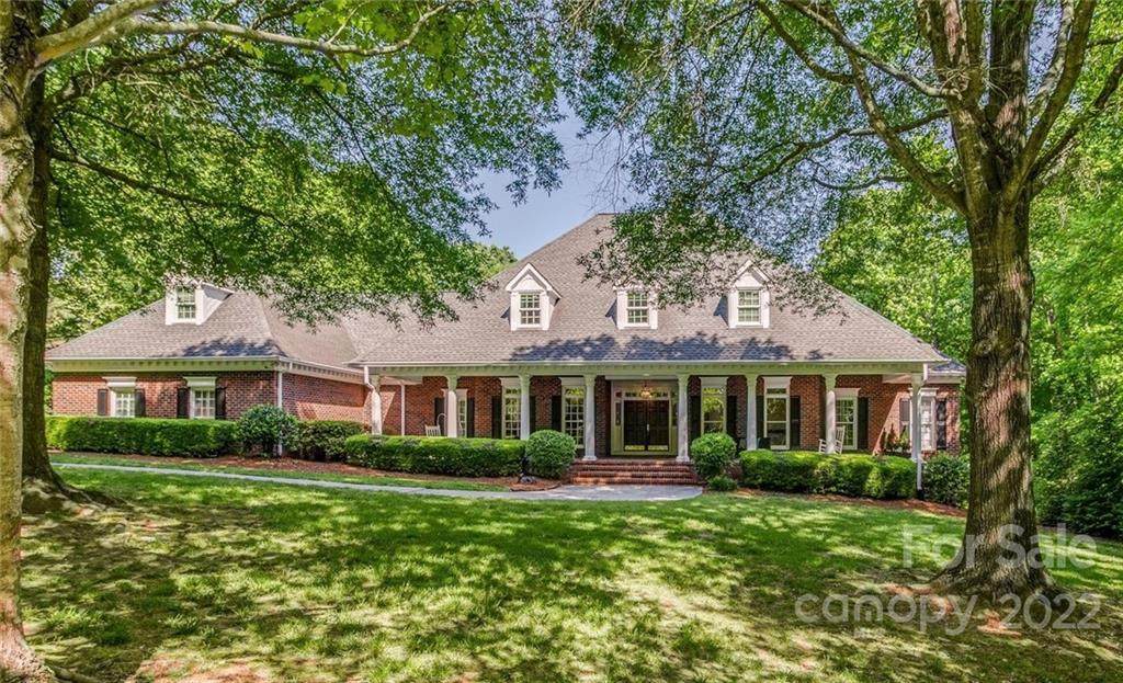 4920 Parview Drive - Photo 1