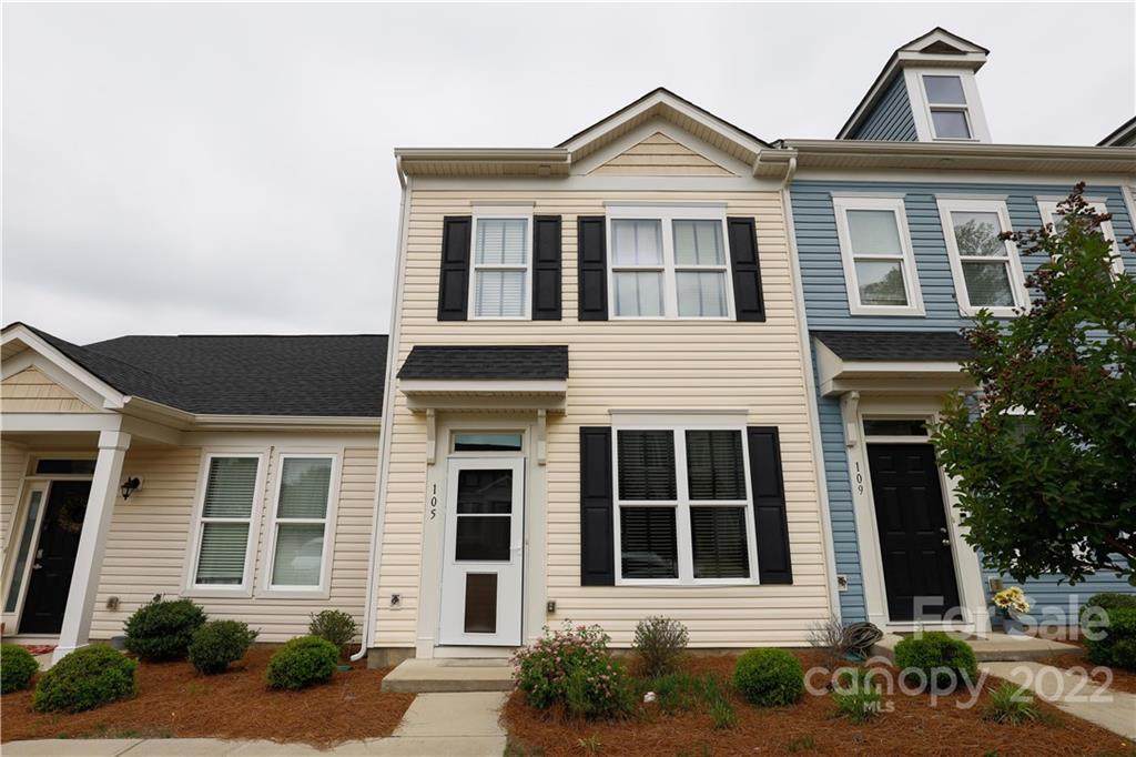 105 Ferncliff Drive - Photo 1