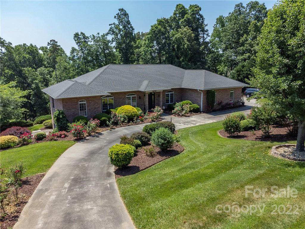 4031 Plantation Drive - Photo 1