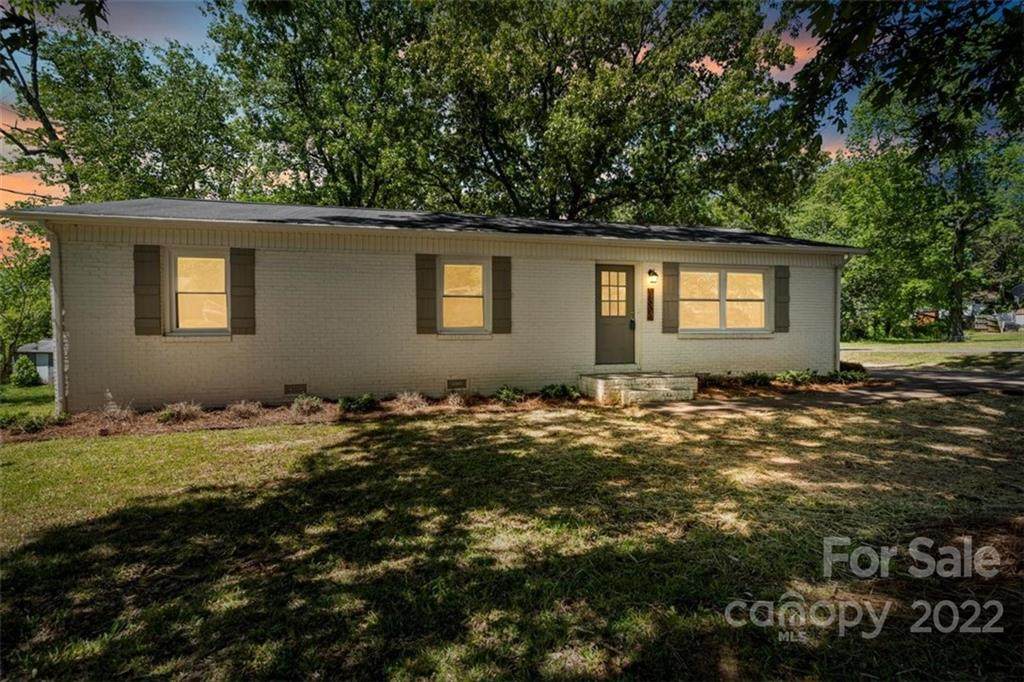 1505 Northwoods Drive - Photo 1