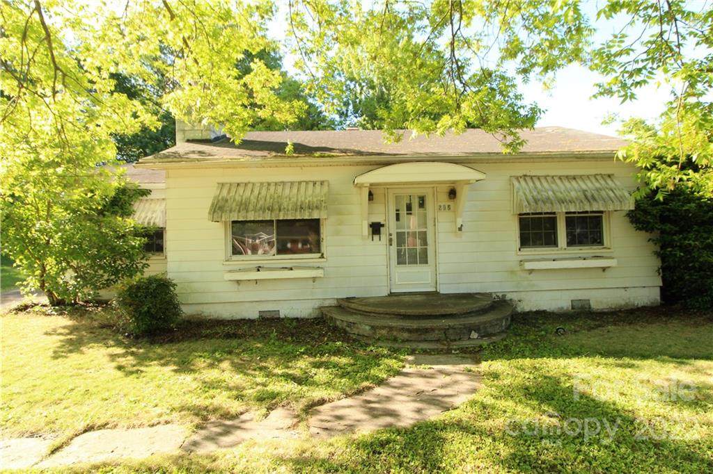 205 Faulkner Street - Photo 1