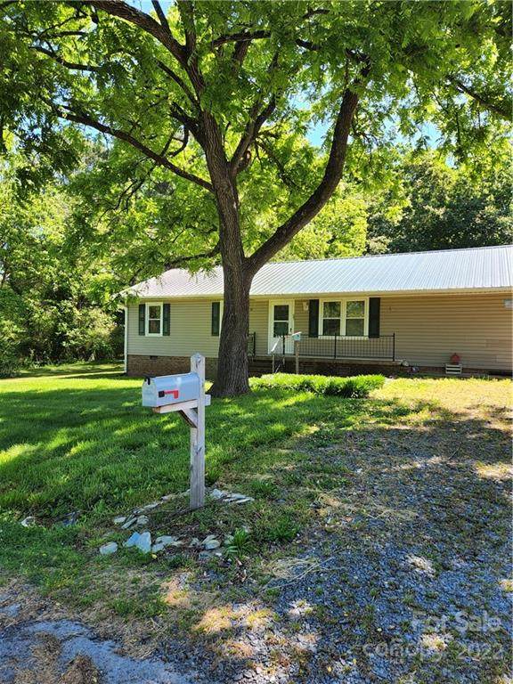 541 Daniel Street - Photo 1