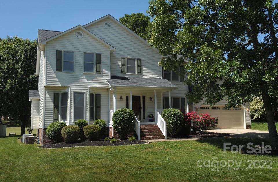 402 Wildwood Drive - Photo 1
