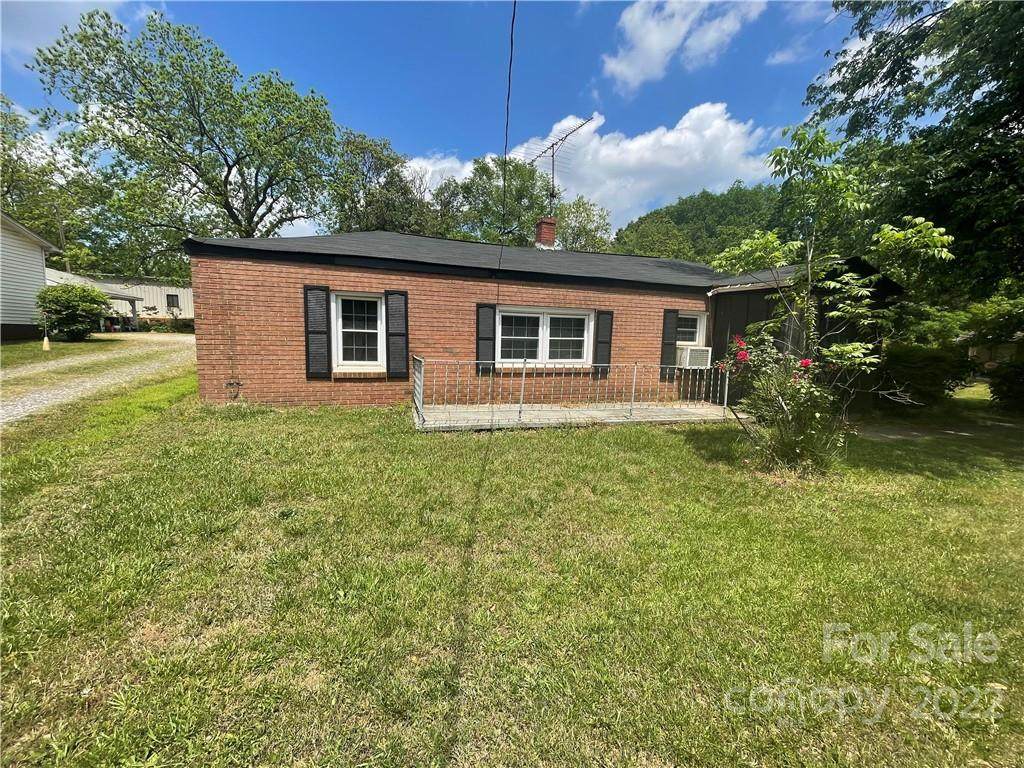 1707 Greenbriar Road - Photo 1