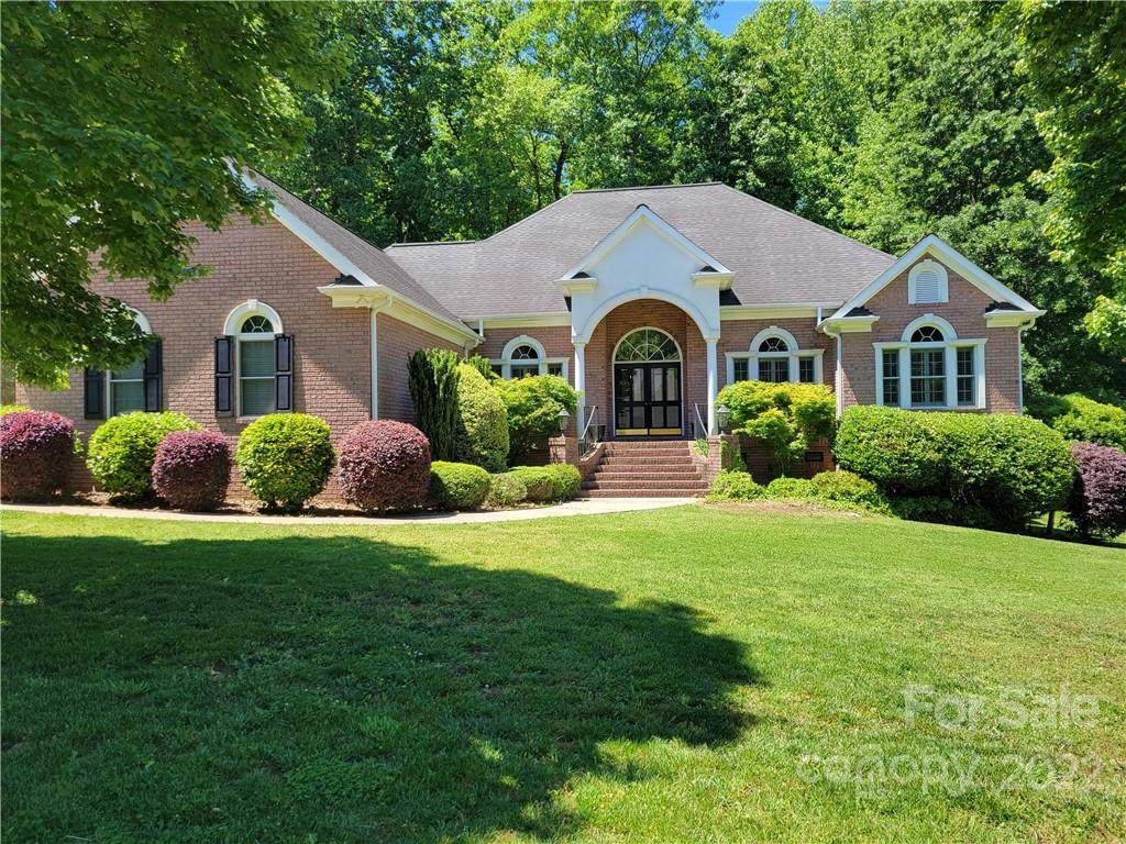 403 Wintergreen Court - Photo 1