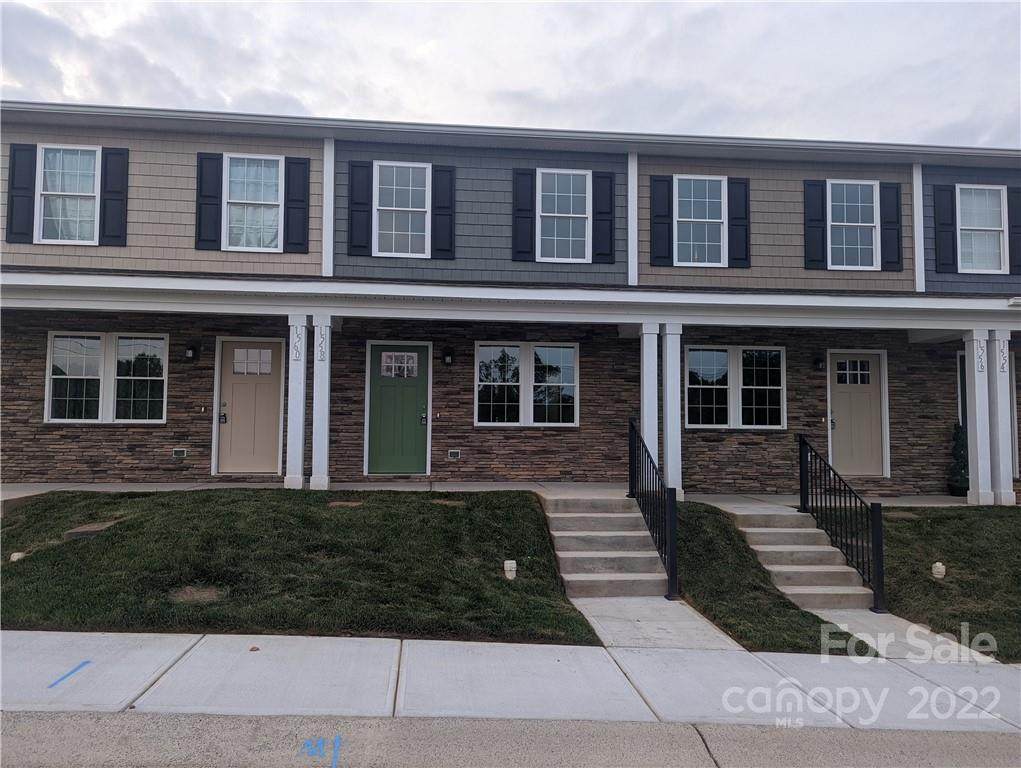 1584 Oak Leaf Drive - Photo 1