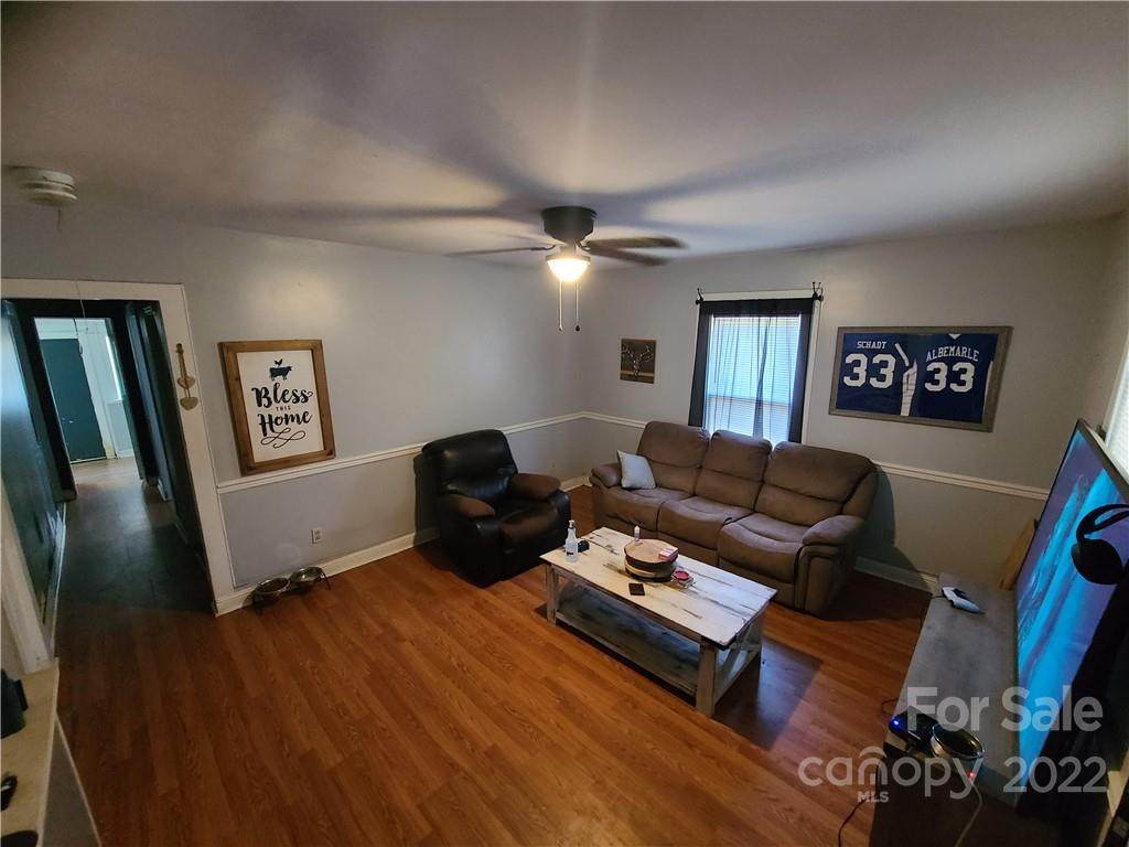 514 Oak Street - Photo 1