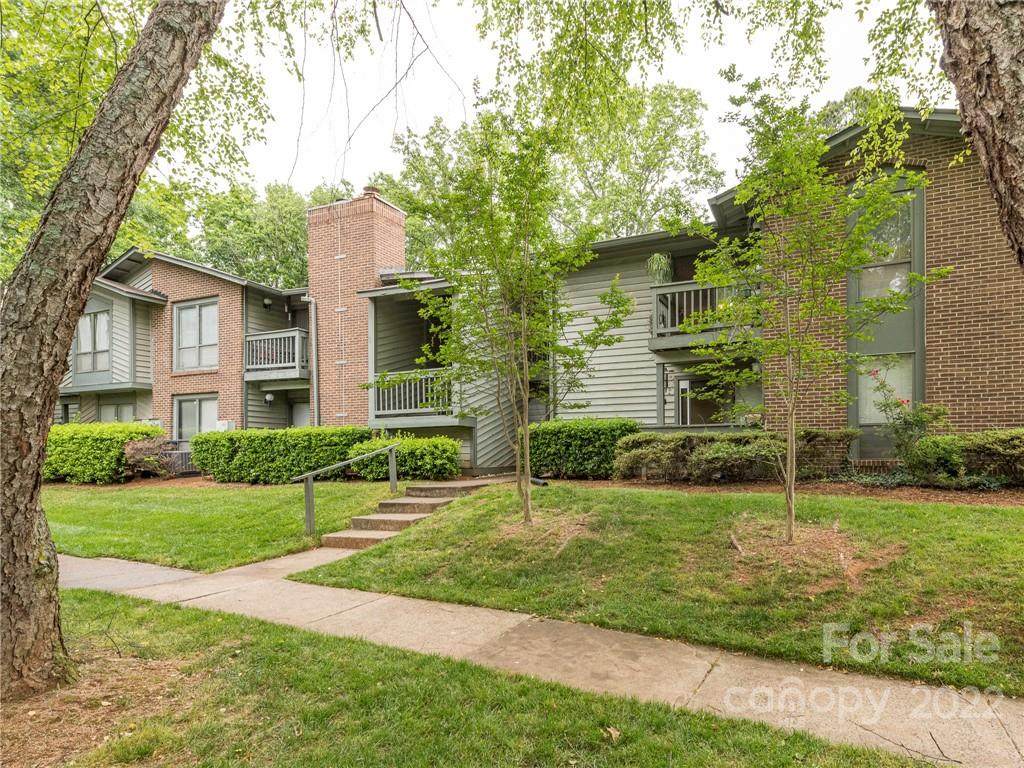 5012 Sardis Road - Photo 1