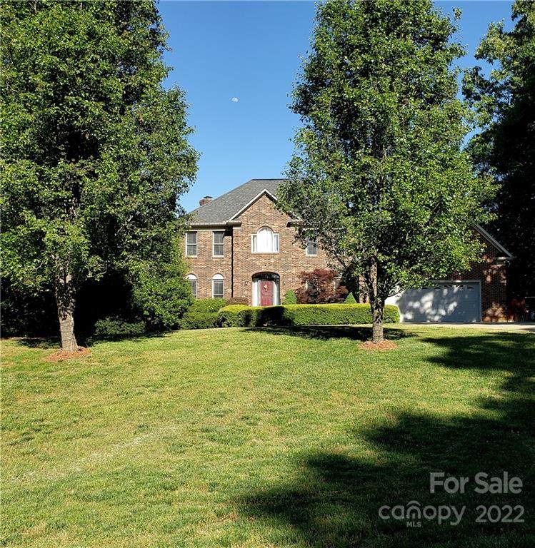 219 Hickory Lane Drive - Photo 1