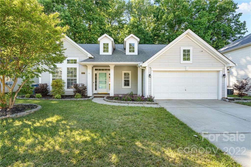 8237 Chatham Oaks Drive - Photo 1