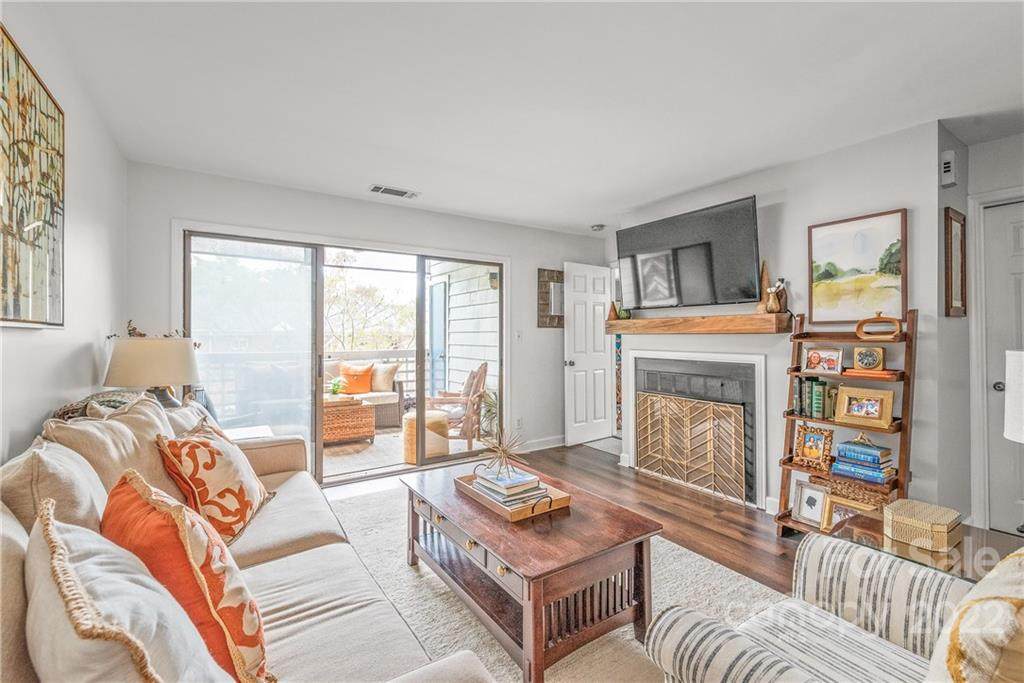 318 Queens Road - Photo 1